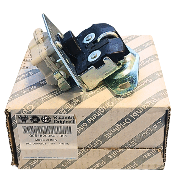 ZAMEK KLAPY BAGAŻNIKA tylnej pokrywy LANCIA YPSILON 09-11 OE 51829359 - obrazek 4